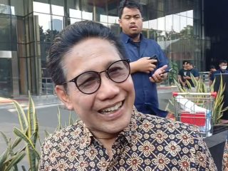 Terkait Kasus Dana Hibah, Rumah Dinas Menteri Desa PDTT Abdul Halim Iskandar Digeledah KPK