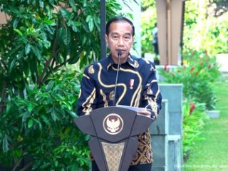 Presiden Jokowi memberikan sambutan saat peresmian Kawasan Indonesia Islamic Financial Center, Jakarta, Selasa (17/9/24). Sumber Foto berasal dari tangkapan layar Youtube Sekretariat Presiden.