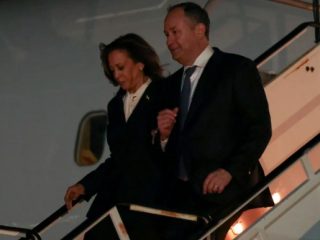 Kamala Harris Menangkan Debat Perdana Melawan Trump