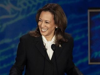 Taylor Swift : I'm Voting For Kamala Harris