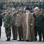 Pemimpin Tertinggi Iran, Ali Khamenei, bersama dengan Para Perwira Tinggi Militer Iran.