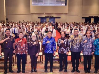 Pj. Gubernur Adhy Ingatkan Tugas Mulia Anggota DPRD Kabupaten/Kota Se-Jatim