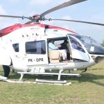 Calon Gubernur Bali nomor urut 01 Made Muliawan Arya alias De Gadjah di atas helikopter untuk kampanye. Sumber foto : Radar Bali
