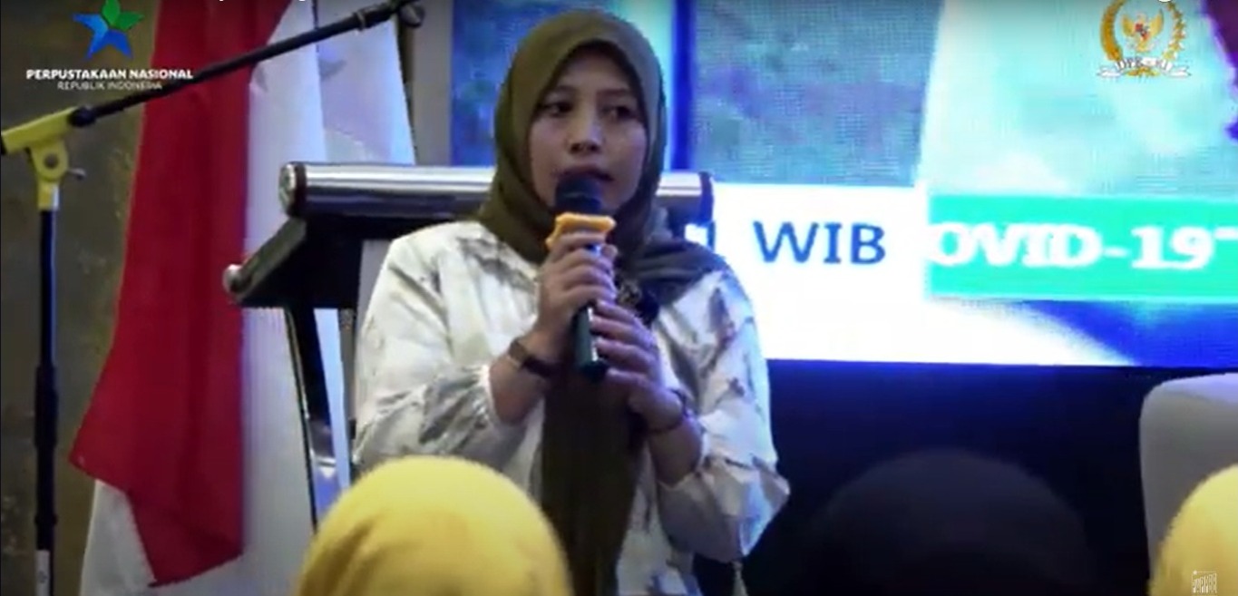 Luluk Maknuniah Sarmuji dalam Seminar Literasi bertema Meningkatkan Peran Perempuan dalam Membangun Budaya Literasi di Lingkungan Keluarga dan Komunitas, Senin (25/11/2024)