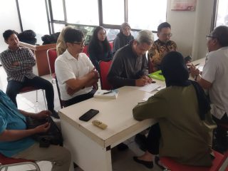 Disnaker Surabaya: Pemotongan Upah CNN Indonesia Melanggar Hukum