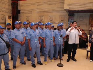 Acara “Pelepasan Transmigrasi Provinsi Jawa Timur 2024.” Acara tersebut berlangsung di aula Kantor Gubernur Jawa Timur, dipimpin Wakil Menteri Transmigrasi Viva Yoga Mauladi.