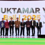 Para tokoh nasional menghadiri Muktamar VI PBB yang digelar di Denpasar, Bali pada Senin (13/01/2025). Di antaranya : Menko Bidang Politik dan Keamanan Budi Gunawan, Menko Koordinator Bidang Hukum, HAM, dan Imigrasi sekaligus pendiri PBB Yusril Ihza Mahendra, Plt Ketua Umum PPP M. Mardiono, dan Gubernur Bali I Wayan Koster. Sumber foto : Istimewa.