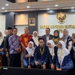 Fraksi Partai Golkar yang diwakili Ketua Komisi X DPR RI, Hetifah Sjaifudian bersama Firman Soebagyo, Ferdiansyah, Nur Purnama Sidik, dan Karmila Sari saat menerima audiensi dari perwakilan Himpunan Pendidik dan Tenaga Kependidikan Anak Usia Dini Indonesia (HIMPAUDI) Kabupaten Pati dan Provinsi Jawa Tengah di Gedung Nusantara II, DPR RI pada Selasa (11/2/2025) kemarin.