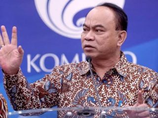 Budi Arie Sindir Balik Tuduhan: Lagu Lama, Kaset Rusak!
