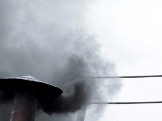 Asap Hitam Menandai Akhir Hari Pertama Konklaf