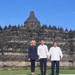 Presiden Prabowo Subianto Dan Presiden Prancis Emmenuel Macron Serta Istri Brigitte Macron Foto Bersama Usai Mengunjungi Candi Borobudur. Sumber foto : DETIK.COM