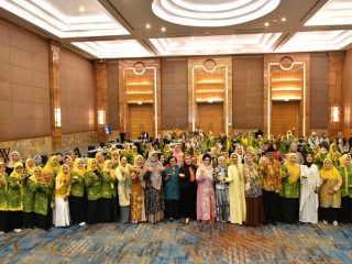 Pengajian Al-Hidayah Tegaskan Peran Strategis Perempuan dalam Pendidikan Nasional