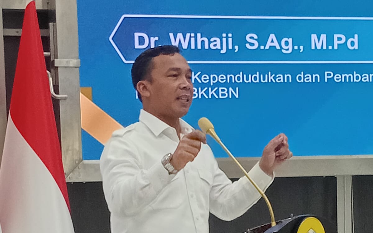 Menteri Kependudukan dan Pembangunan Keluarga/BKKBN, Wihaji, dalam acara Talk Show & StandUp Comedy DPP Partai Golkar bertajuk Membangun Sumberdaya Manusia Dan Kependudukan Bangsa Menuju Indonesia Emas 2045 bertempat di DPP Partai Golkar, Slipi Jakarta pada Kamis, (15/5/2025)