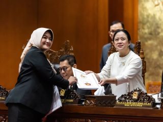 Puan Ngamuk! Minta Budi Arie Klarifikasi Soal Judol!