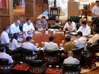 Prabowo Gelar Ratas di Hambalang, Bahas Ancaman Global dan SDM Unggul