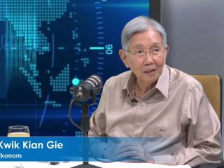 In Memoriam: Kwik Kian Gie (1935-2025) dan Sunyi yang Melawan