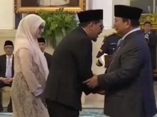 Mbah Moen Dapat Bintang Mahaputra, Gus Idror Tegaskan Pesan Pendidikan Pesantren
