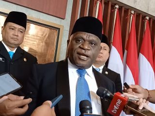 Ini Alasan Natalius Pigai Usul Halaman DPR Jadi Alun-Alun Demonstrasi Nasional!