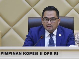 DPR Soroti KPU Rahasiakan Dokumen Capres, Transparansi Pemilu Dipertanyakan