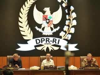 Wakil Ketua DPR Minta Maaf, Janji Hentikan Tunjangan dan Kunker