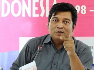 Krisis Legitimasi, Runtuhnya Kelas Menengah, dan Negara yang Tak Mau Bercermin