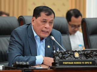 Nurdin Halid Desak Pertamina Ungkap Hasil Uji Pertalite
