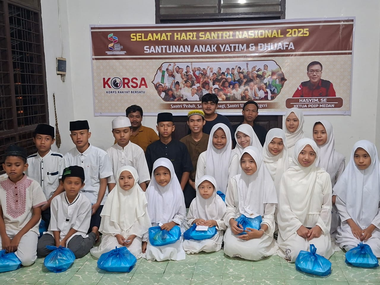 Santunan Anak Yatim oleh Hasyim SE