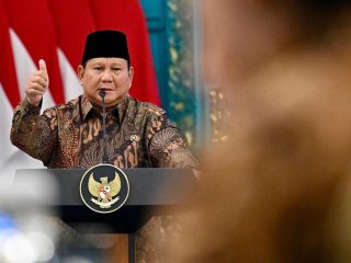 Membela Rakyat tak Pernah Salah
