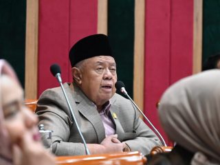 Menempatkan Guru sebagai Pilar Martabat Bangsa Melalui Revisi Komprehensif RUU Sisdiknas