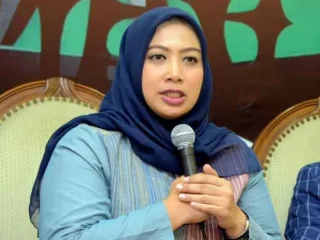Nihayatul Wafiroh Soroti Perpindahan Pabrik Sepatu Demi UMR