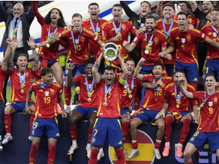 Spanyol Kembali Menguasai Dunia Sepak Bola